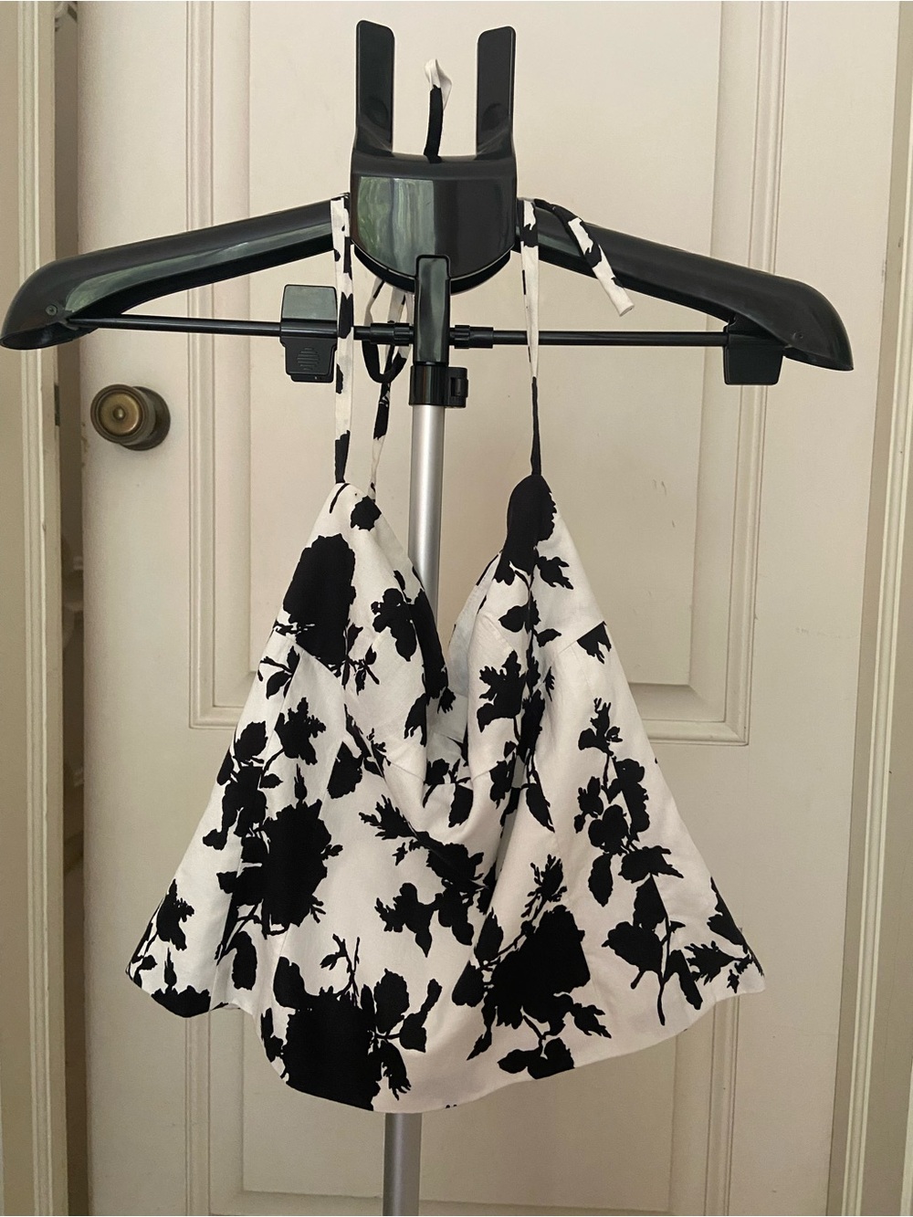 LAUNDRY by Shelli Segal White Floral Halter Top
